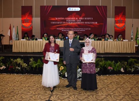 Wisuda UCM Diwarnai Apresiasi LLDIKTI IX Hingga Dosen Berkinerja Terbaik